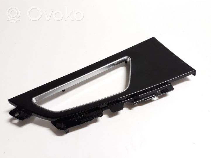 Audi Q7 4M Rear door card trim 4M0867469