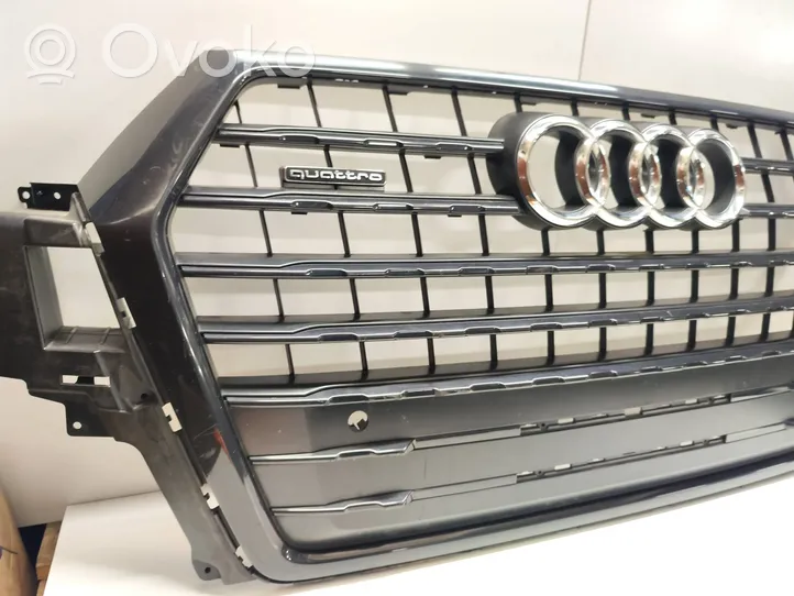 Audi Q7 4M Grille calandre supérieure de pare-chocs avant 4M0853651F