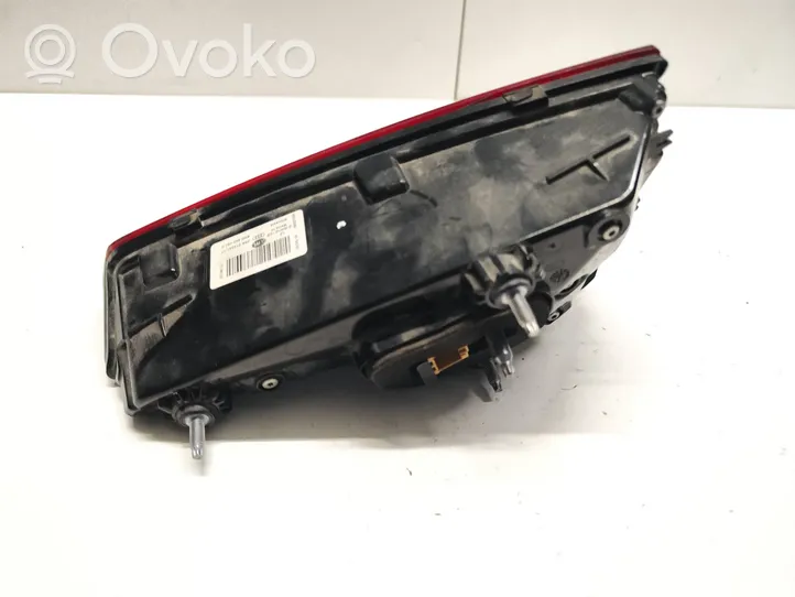 Audi A4 S4 B9 Takaluukun takavalot 8W5945093D