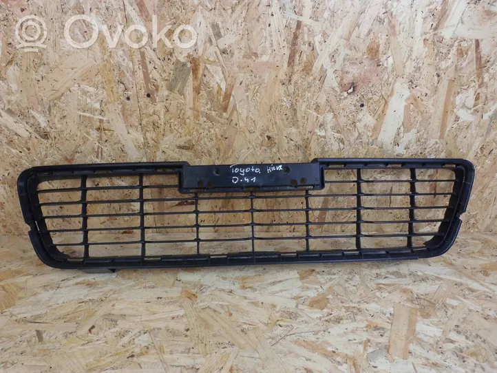 Toyota Hilux (AN120, AN130) Grille inférieure de pare-chocs avant 531120K130