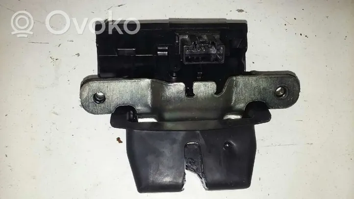 Ford Fiesta Bagāžnieka slēdzene 8A61A442A66BE