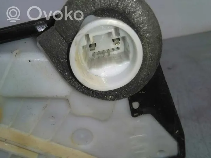 Honda CR-V Front door lock 