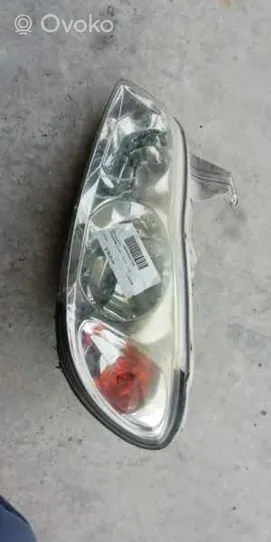 Nissan Maxima Lampa przednia 