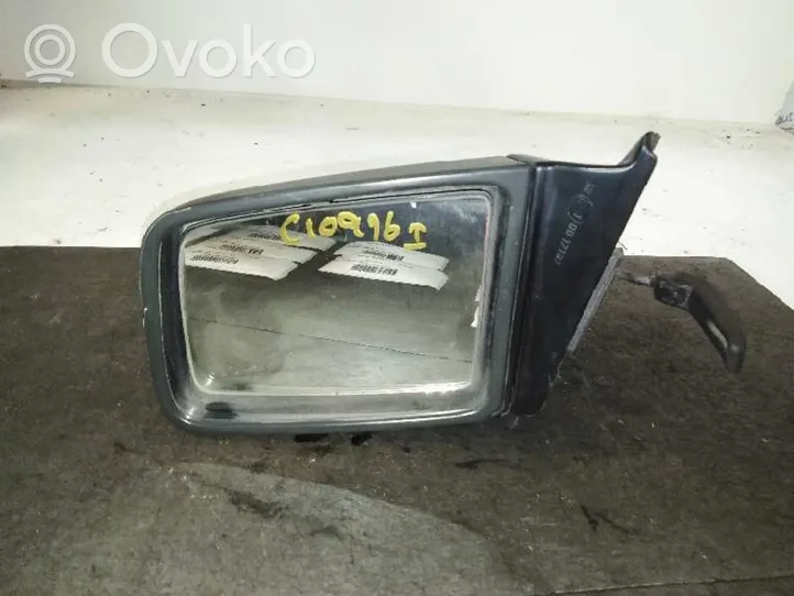 Opel Kadett E Etuoven sähköinen sivupeili 