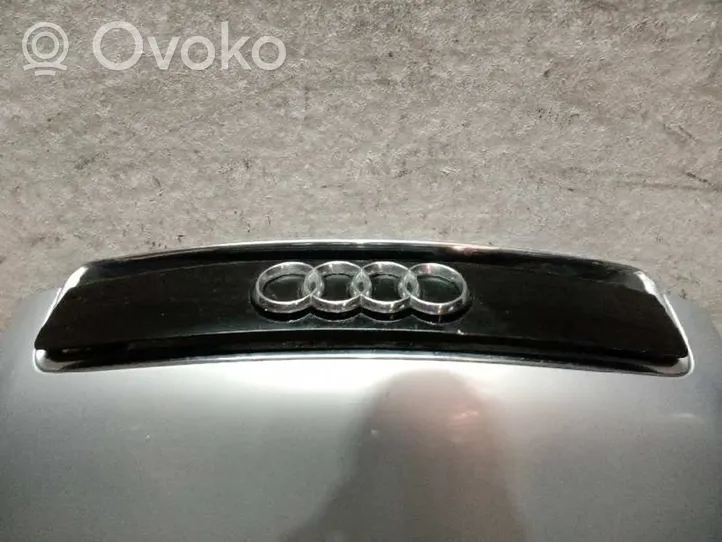 Audi A2 Vano motore/cofano 8Z0823029C