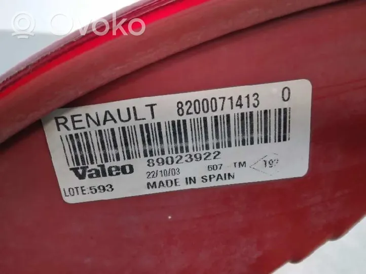 Renault Clio II Galinis žibintas kėbule 8200071413