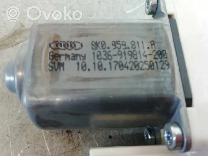 Audi A1 Galinis varikliukas langų pakėlėjo 8K0959811A