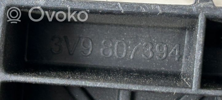 Skoda Superb B8 (3V) Takapuskurin kannake 3V9807394