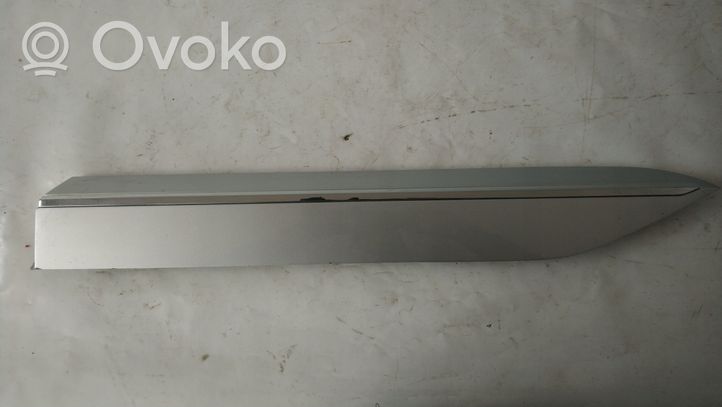 Skoda Superb B8 (3V) Takaoven lista (muoto) 3V0853596A