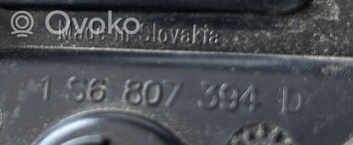 Volkswagen Up Takapuskurin kannake 1S6807394D