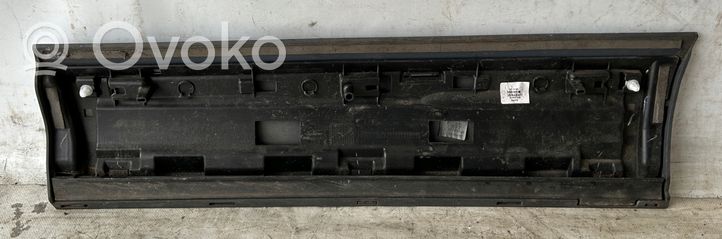 Audi Q3 8U Takaoven lista (muoto) 5N0854950E