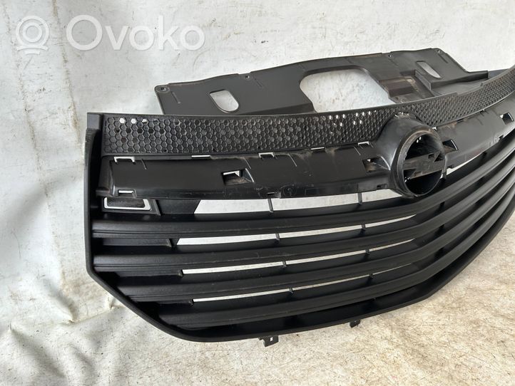 Opel Vivaro Front bumper upper radiator grill 69889896