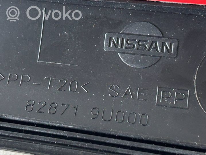 Nissan Note (E11) Aizmugurē durvju dekoratīvā apdare (moldings) 828719U000