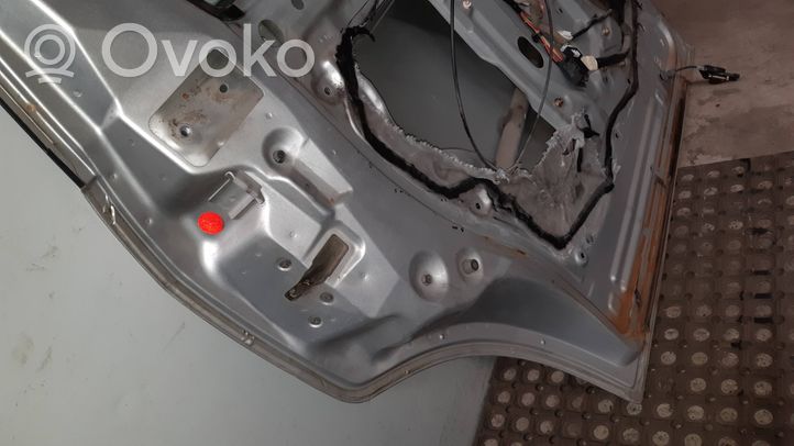 Mazda MPV Ritinėlių kreiptuvų/ vyrių komplektas LDY77302XA