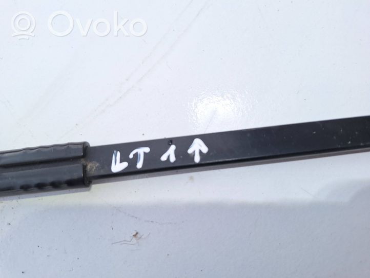 Volvo V40 Cross country Windshield/front glass wiper blade 31276060