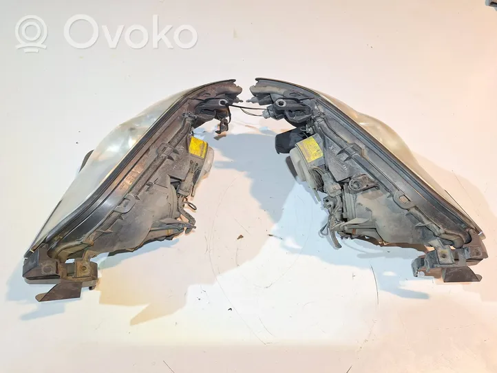 Subaru Outback Priekšējais lukturis 10020959