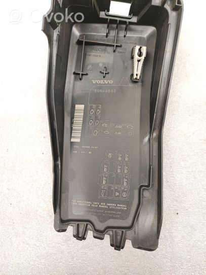 Volvo S60 Tapa de caja de fusibles 30644652