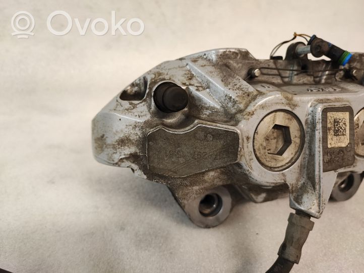 Mercedes-Benz C AMG W205 Front brake caliper 