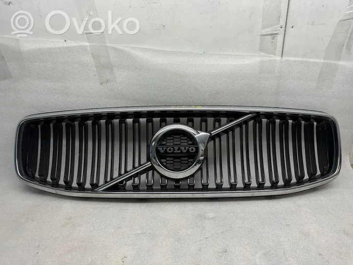 Volvo S90, V90 Etupuskurin ylempi jäähdytinsäleikkö 31383515