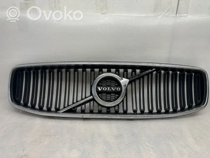 Volvo S90, V90 Etupuskurin ylempi jäähdytinsäleikkö 31383515