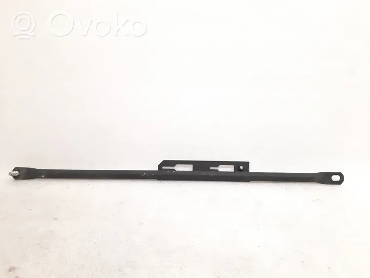 Volvo XC90 Jäähdyttimen kehyksen suojapaneelin kiinnike 31651557