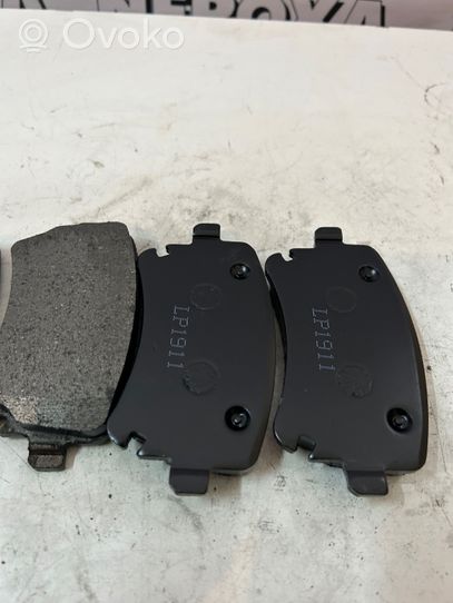 Volkswagen Transporter - Caravelle T5 Brake pads (rear) LP1911