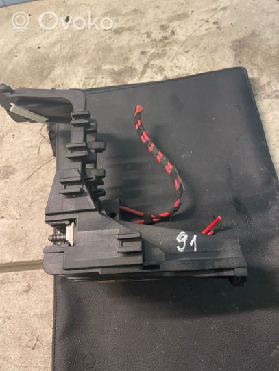 Audi A4 S4 B5 8D Releju montāžas bloks 8A0937530