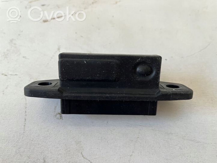 Toyota Auris E180 Takaluukun avauskytkin 5092493203