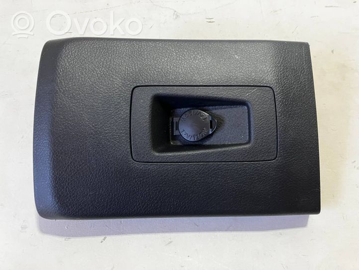 Toyota Auris E180 Console centrale arrière, garniture d'allume-cigare/cendrier 5892302160