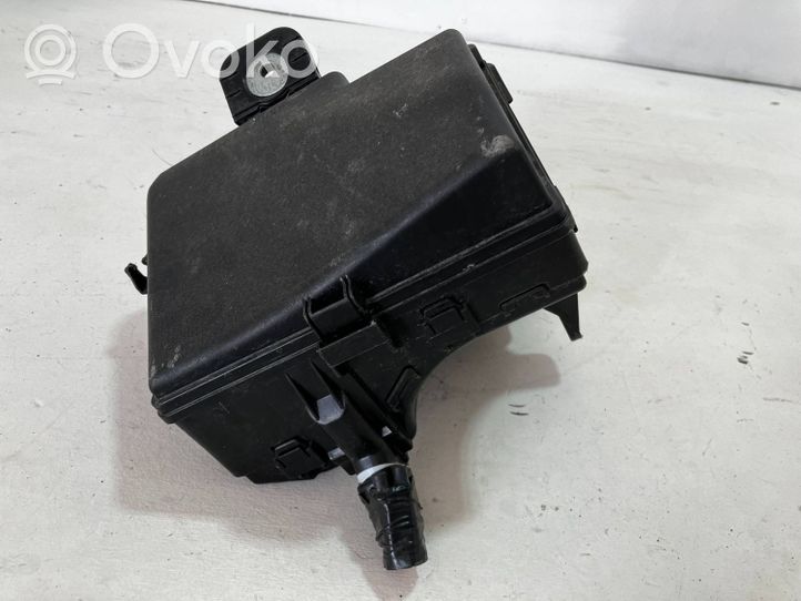 Toyota Yaris Boîte à fusibles 8266252801