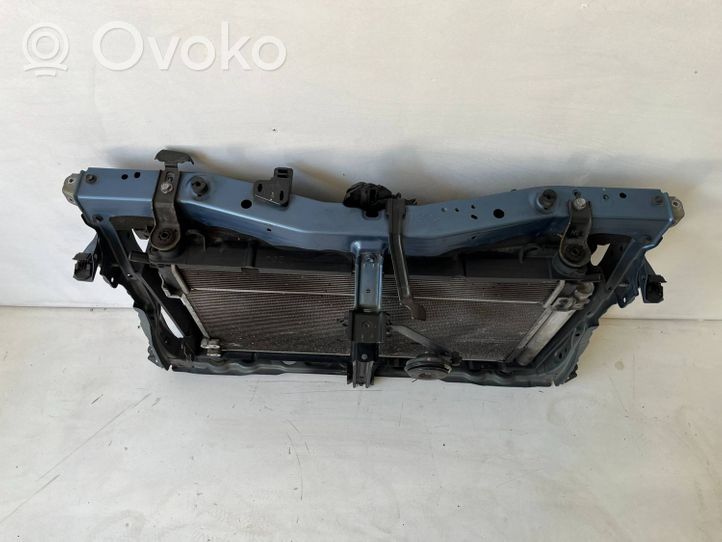 Toyota Auris E180 Set del radiatore 