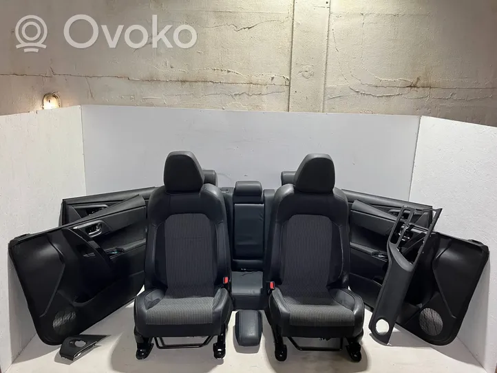 Toyota Auris E180 Juego del asiento 