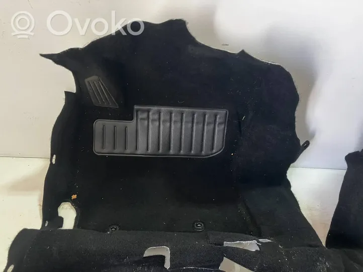 Toyota Auris E180 Wykładzina podłogowa przednia 5851002G40