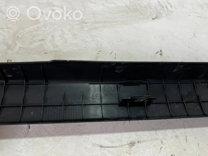 Toyota Auris E180 Copertura del rivestimento del sottoporta anteriore 6791402270