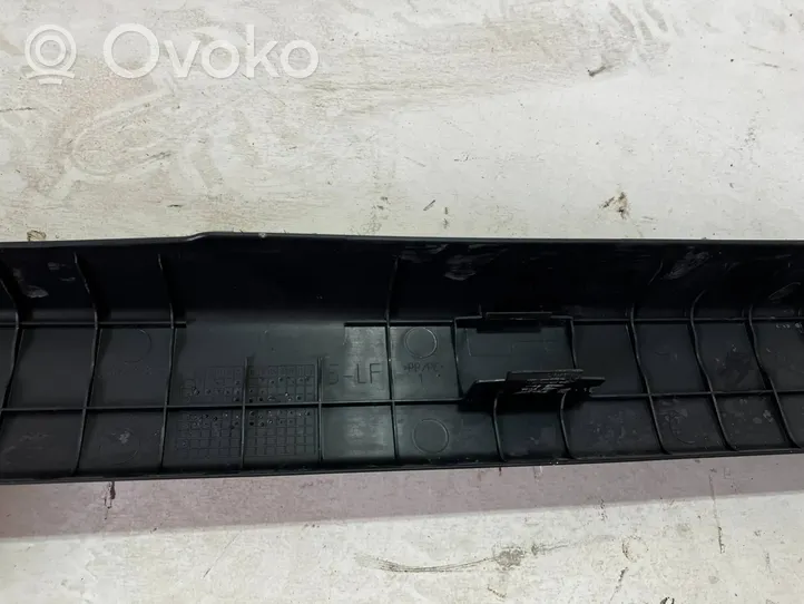 Toyota Auris E180 Etuoven kynnyksen suojalista 6791402270