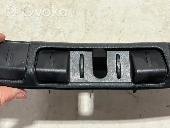 Toyota Auris E180 Osłona pasa bagażnika 5838702190