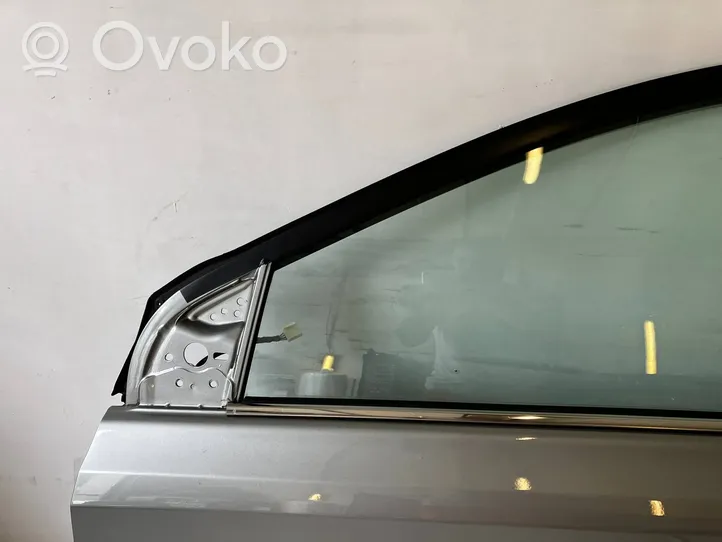 Toyota Auris E180 Front door 