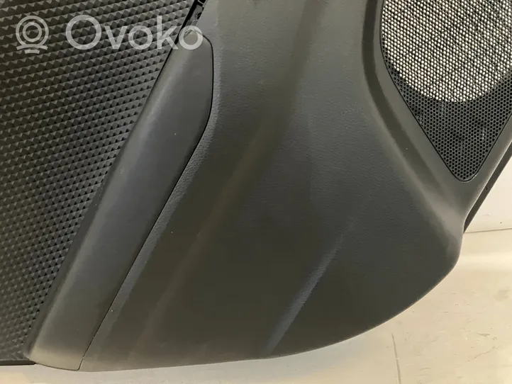 Toyota C-HR Takaoven verhoilu 