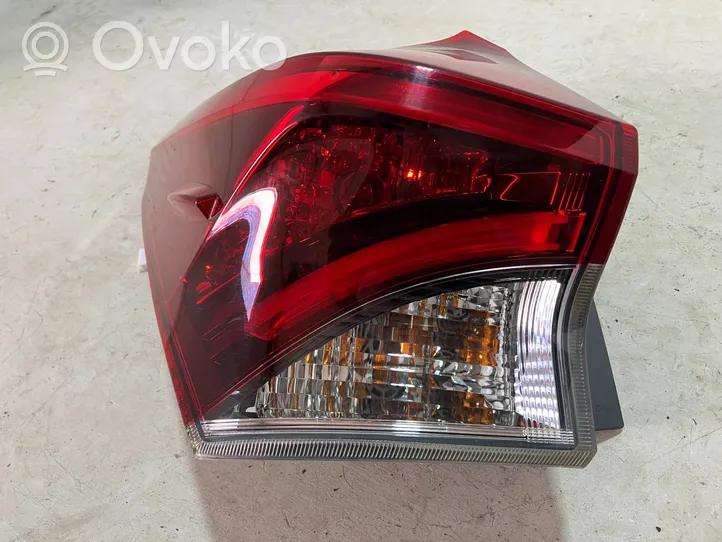 Toyota Auris E180 Lampa tylna 