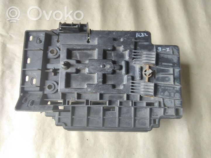 Citroen C3 Support boîte de batterie 9656705880