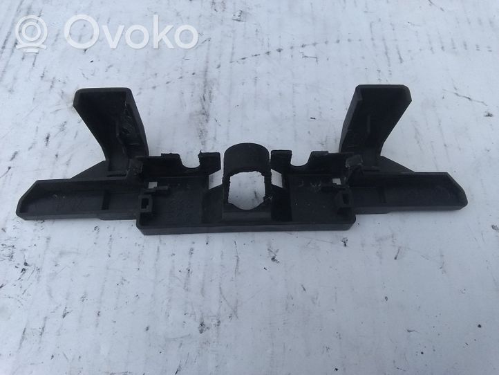 Mazda 3 I Plaque avant support serrure de capot GJ8A56627