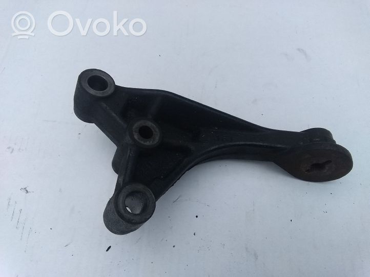 Alfa Romeo GT Engine mounting bracket 