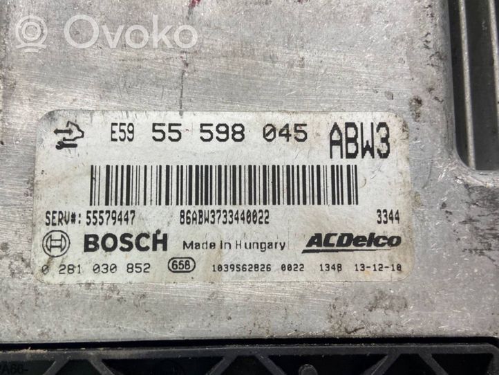 Opel Zafira C Engine control unit/module 55579447