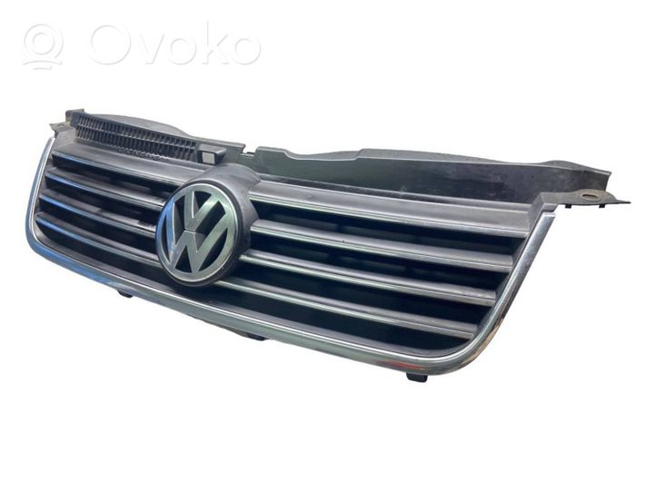 Volkswagen PASSAT B5.5 Atrapa chłodnicy / Grill 311750200