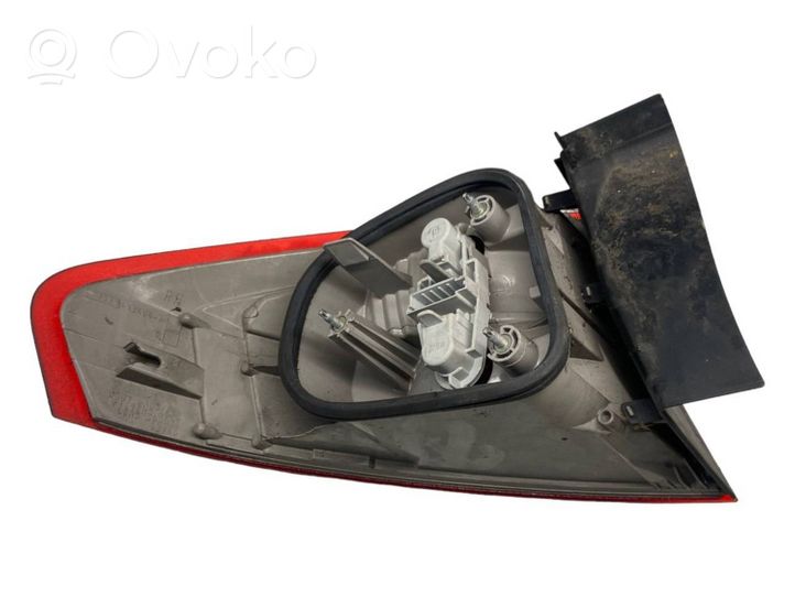 Ford Mondeo MK IV Luci posteriori 7S7113404A