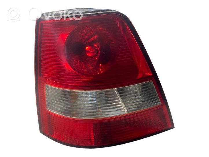 KIA Sorento Lampa tylna E138362