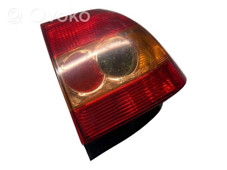 Toyota Corolla E120 E130 Lampa tylna 02100