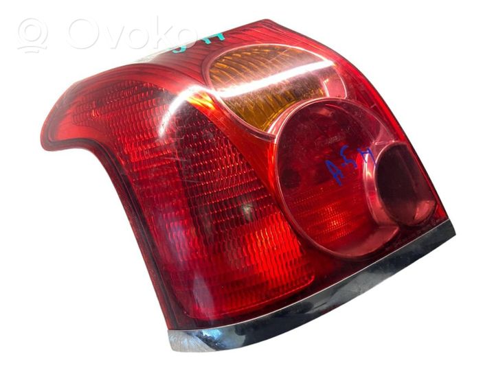 Toyota Avensis T250 Lampy tylnej klapy bagażnika 89030186