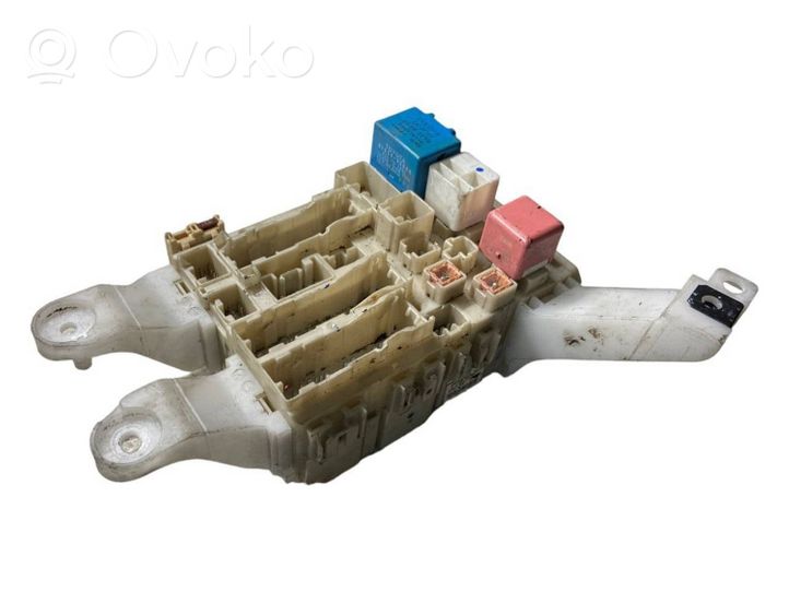 Toyota Verso Module de fusibles 827300F051C