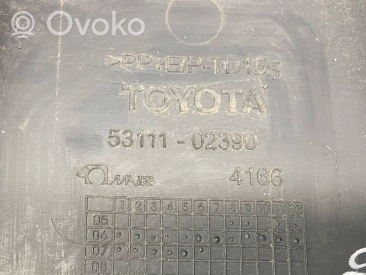 Toyota Auris 150 Etupuskurin ylempi jäähdytinsäleikkö 5311102390